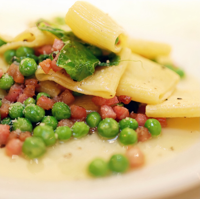 Paccheri with guanciale and peas. // Courtesy of Vallata