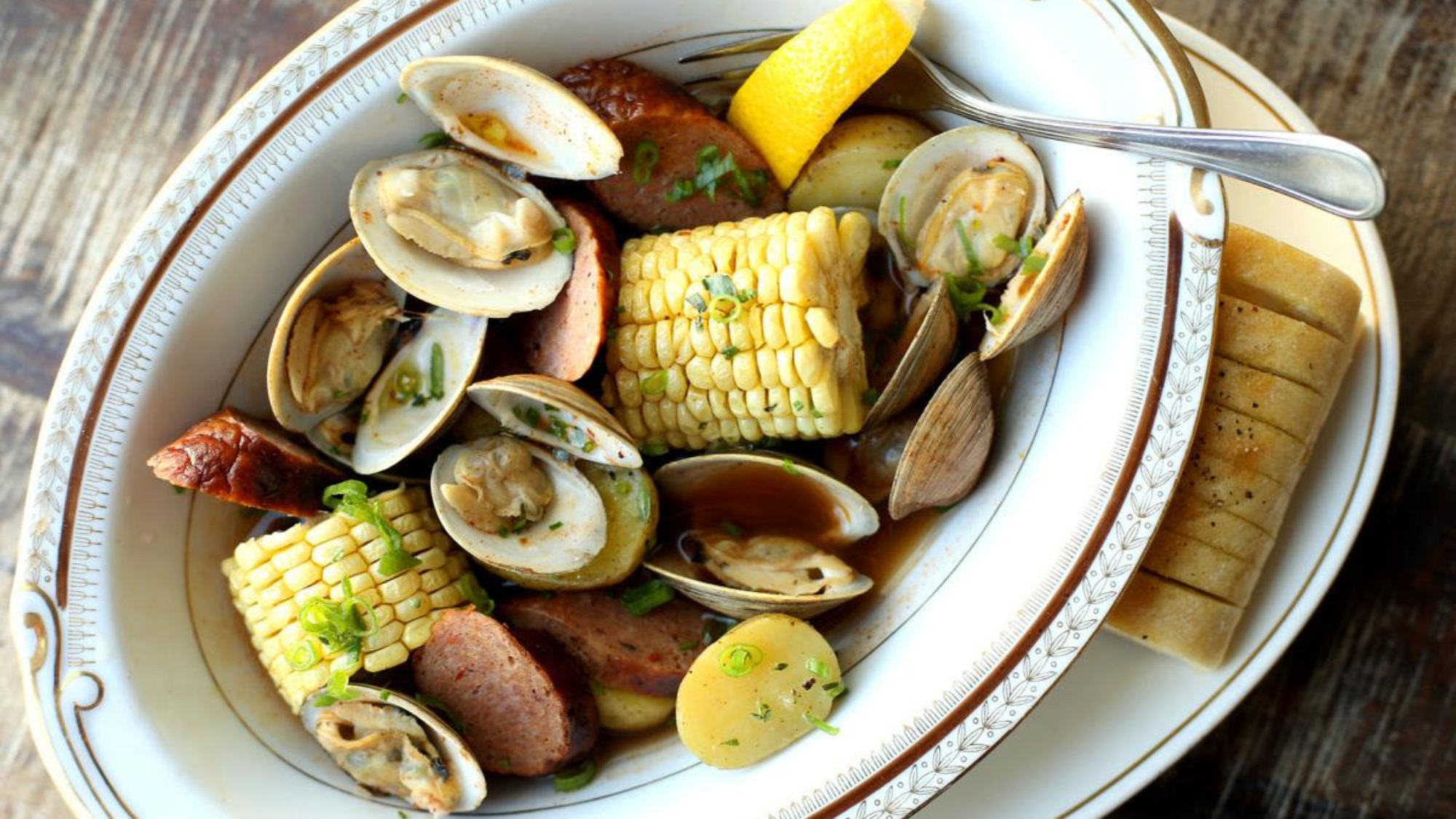 You know it's time for summer seafood, and the Shellmore knows it, too.
