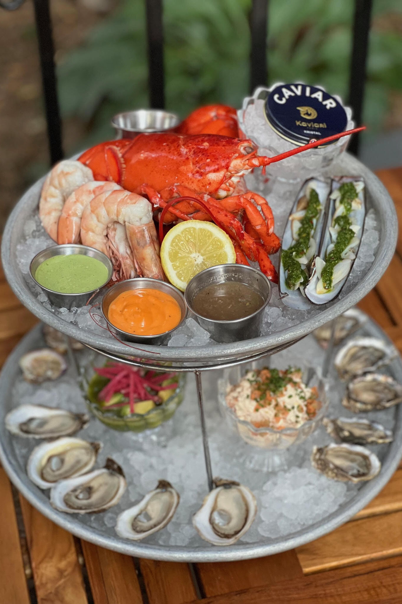 The Resy Guide to Oyster and Wine Pairings in New York — Resy Right This Way