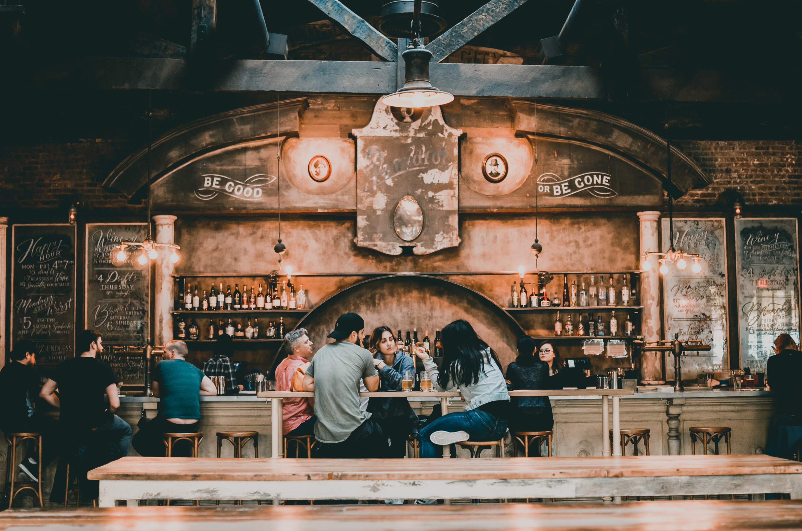 Why Good Bars Don't Serve Your Beer In A Frosted Glass