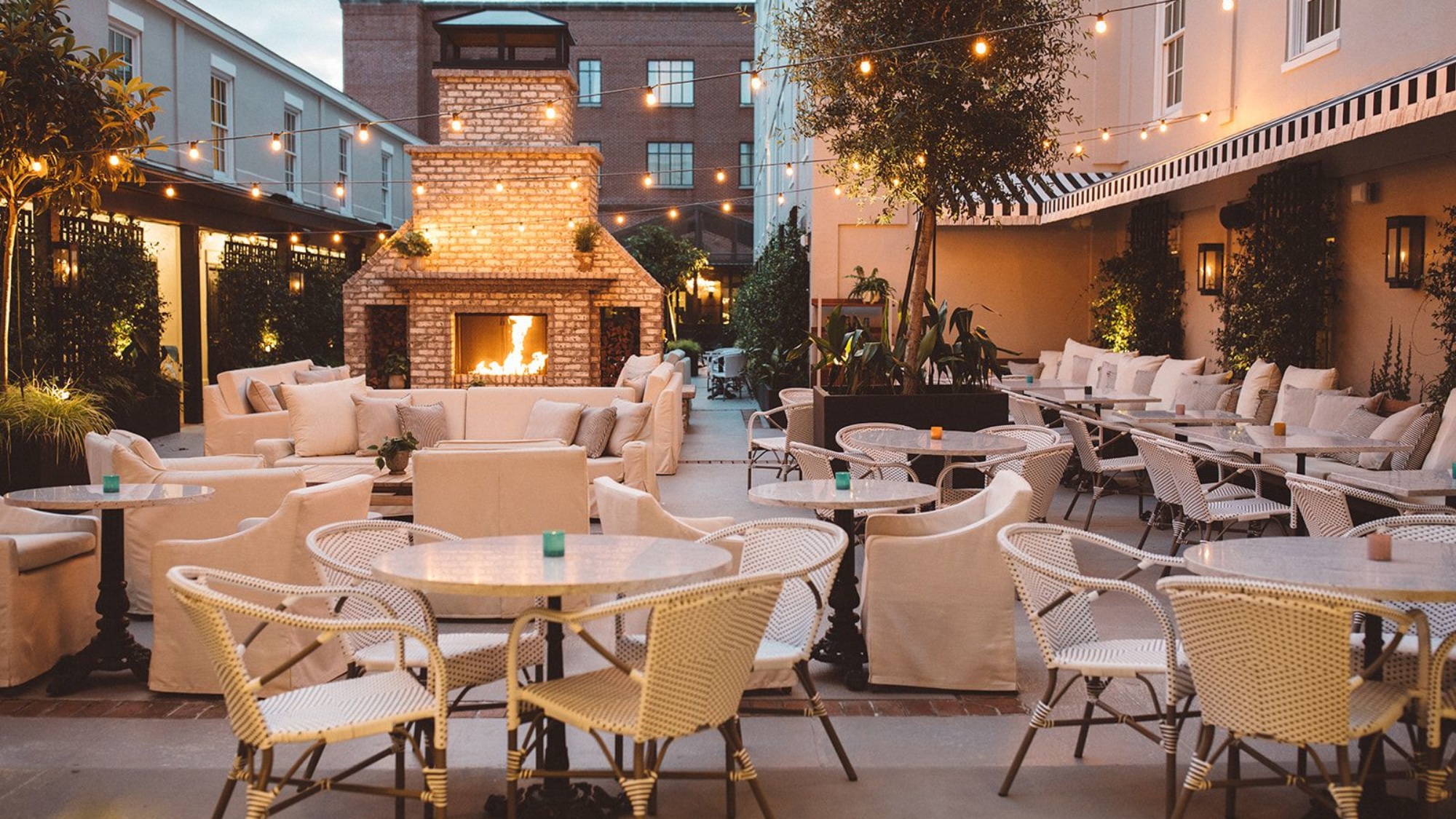The Best Outdoor Tables in Charleston For 2022 — Resy | Right This Way