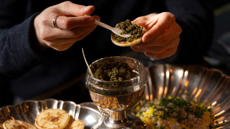 Perle caviar service