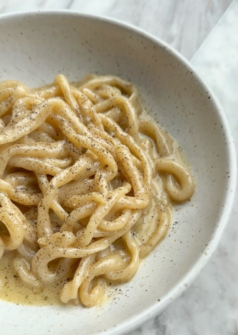 Pasta cacio e pepe