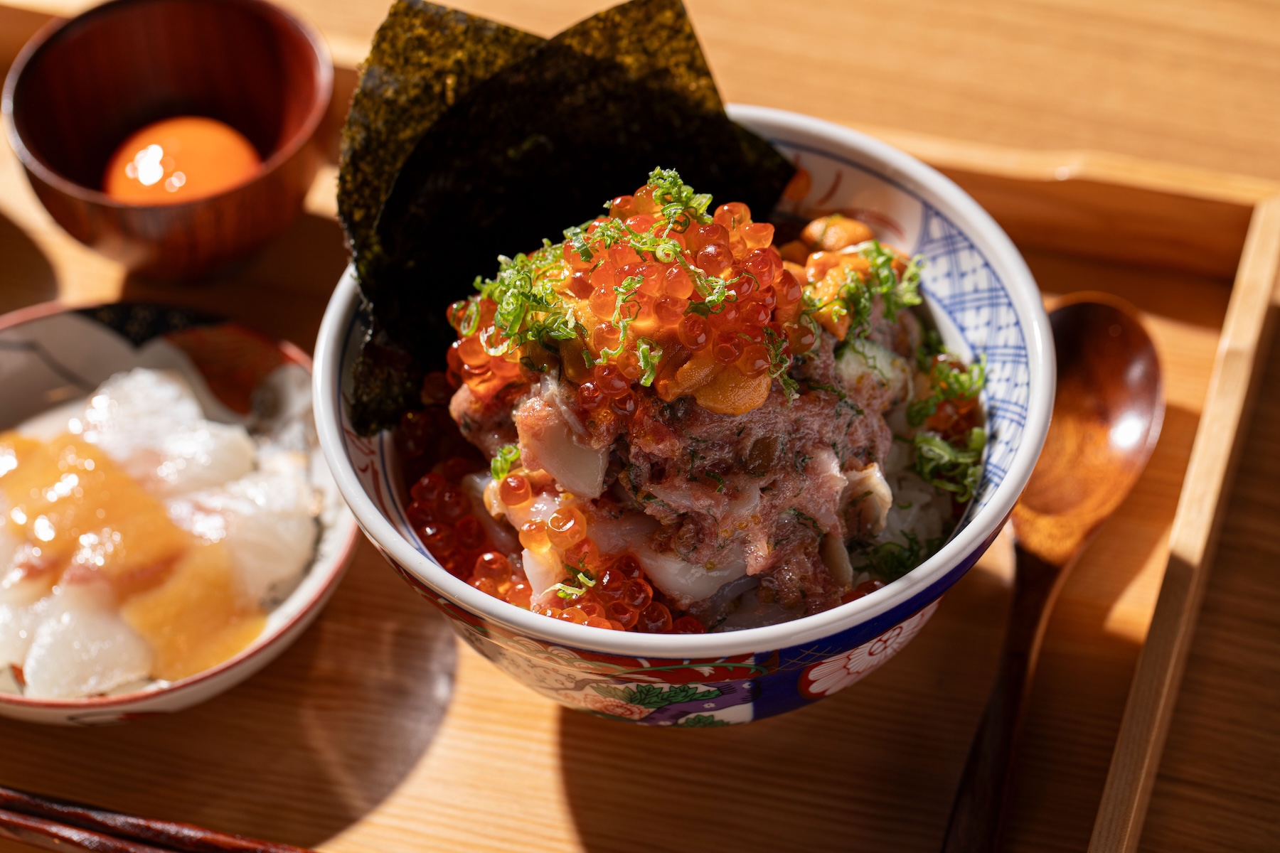 At the Residence of Mr. Moto, Kaisen-Don Advances to Main