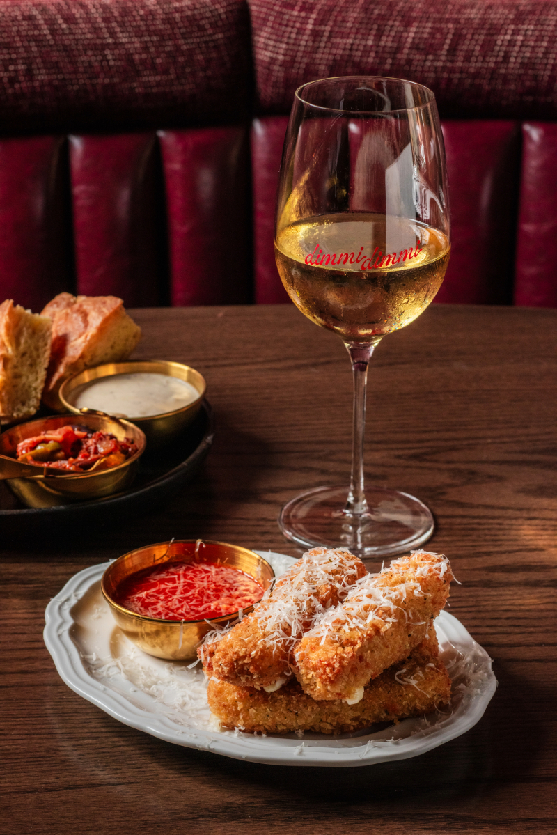 Dimmi Dimmi mozzarella sticks