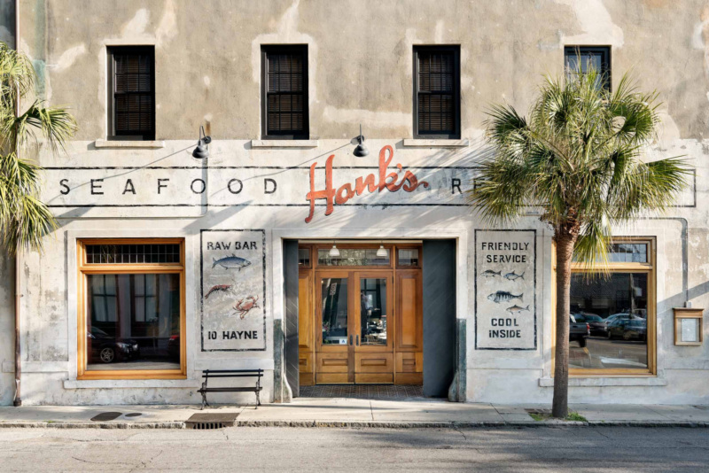 Hank’s Seafood Restaurant exterior