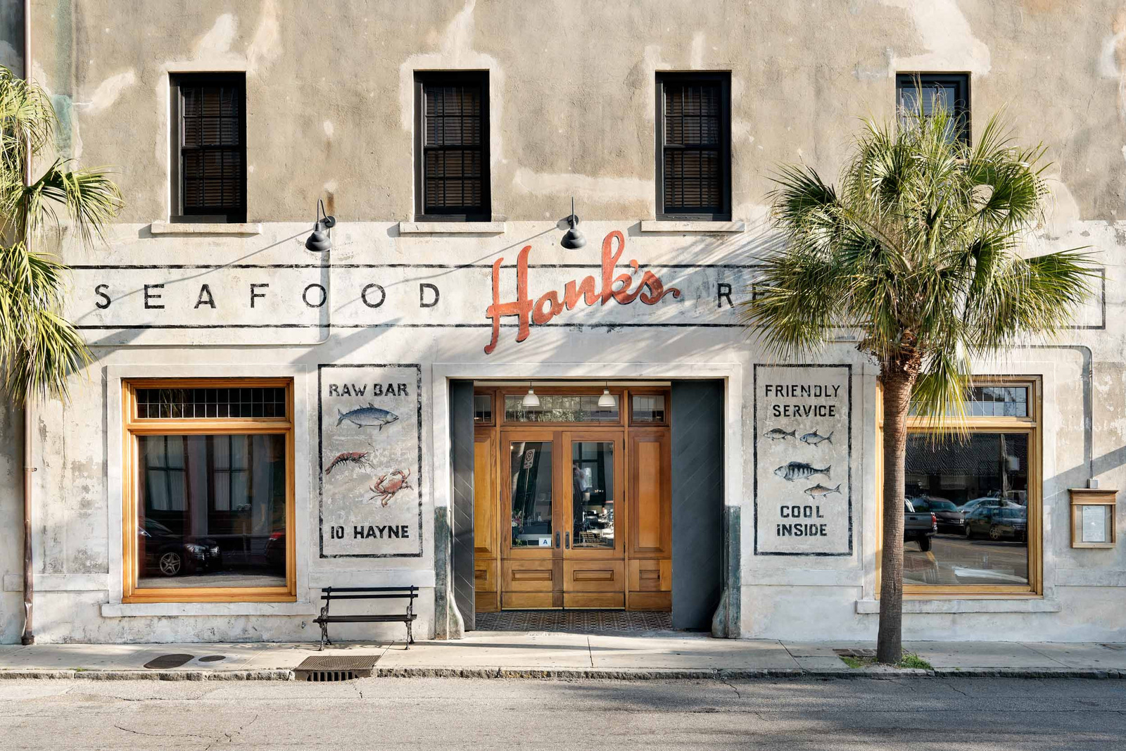 Hank’s Seafood Restaurant exterior