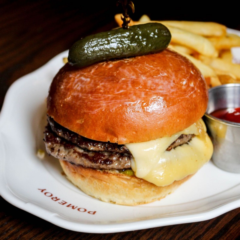 Petit Pomeroy burger