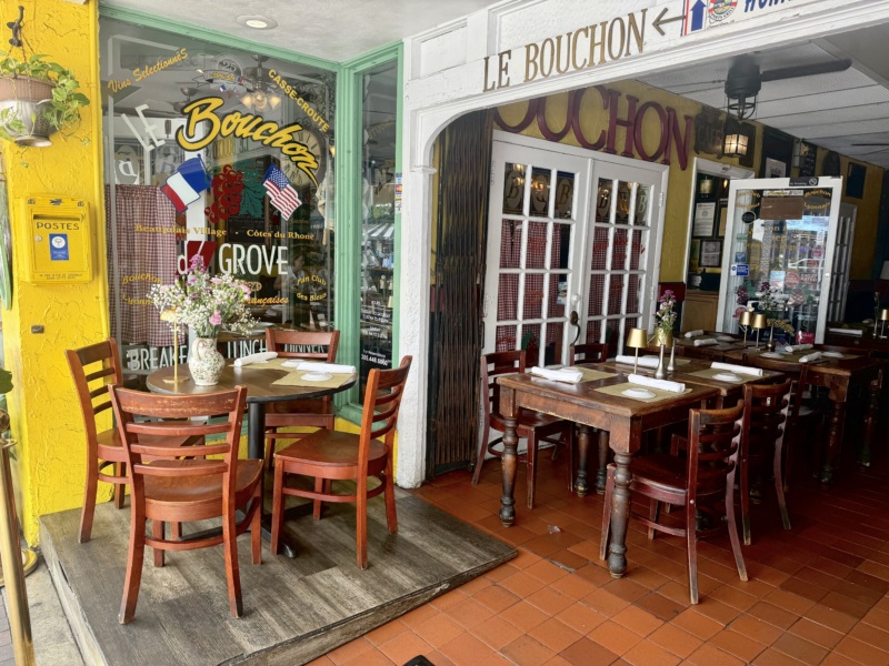 Le Bouchon du Grove exterior