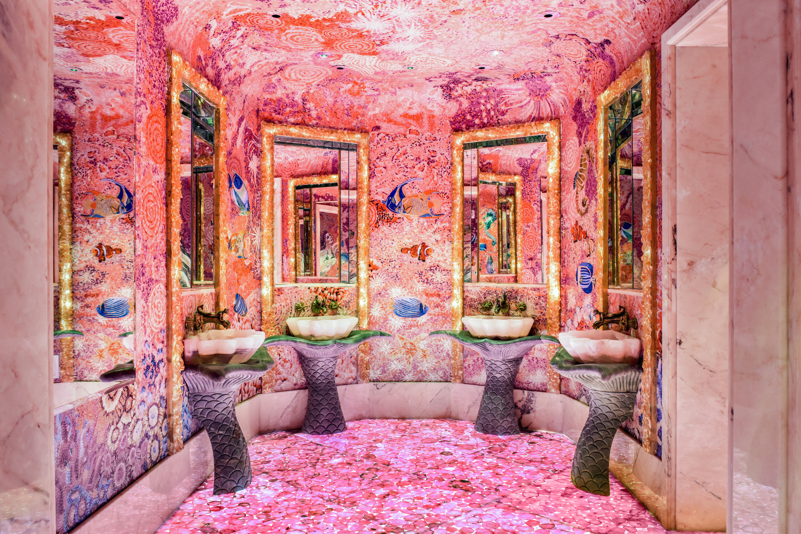 The bathroom at Sexy Fish